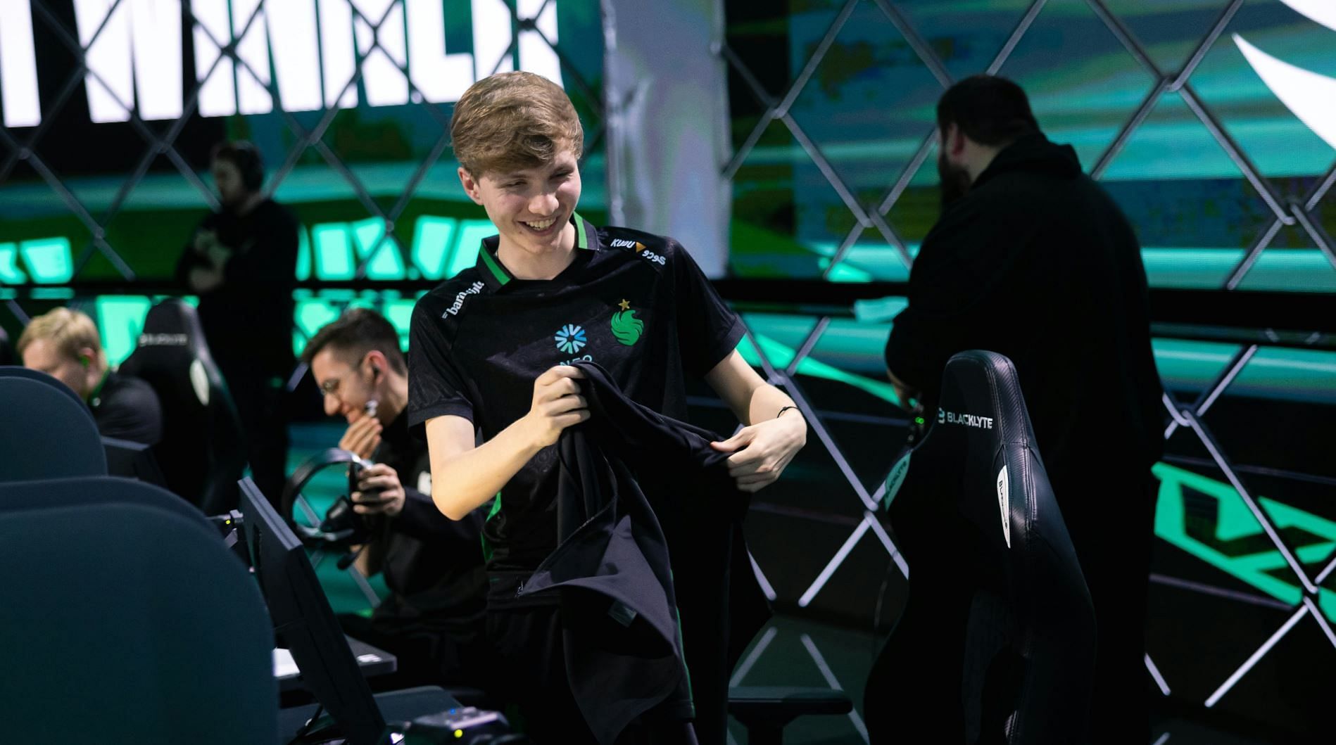 m0NESY in Team Falcons jersey (Image via X || @FalconsEsport)